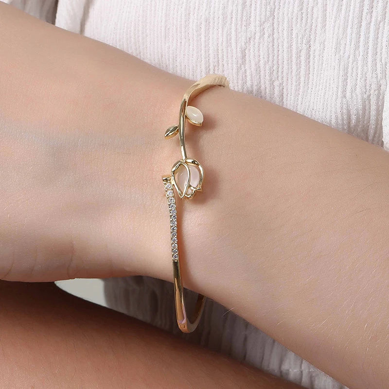 Korean Light Luxury Opal Tulip Flower Bracelets For Women Vintage Elegant Zircon Closed Bangle Wedding Party Jewelry Gifts